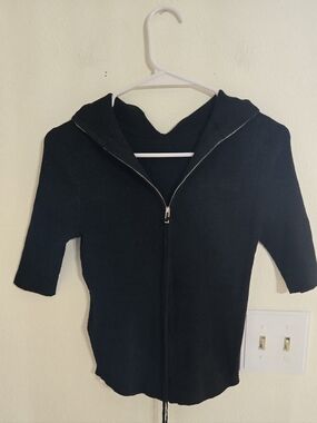 Black Short-Sleeve Zip-Up  Sweater Linen Blend